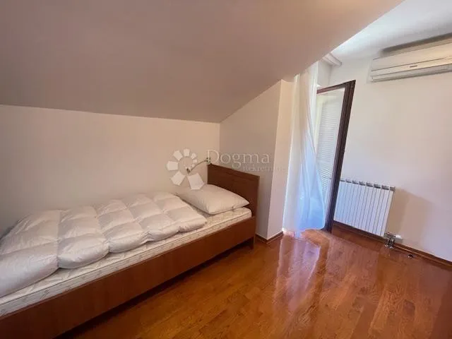 stan u neposrednoj blizini novog hotela s garažom - slika 12