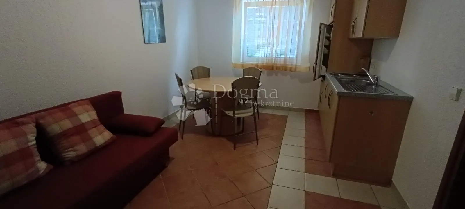 omišalj, kuća sa 9 apartmana - slika 7