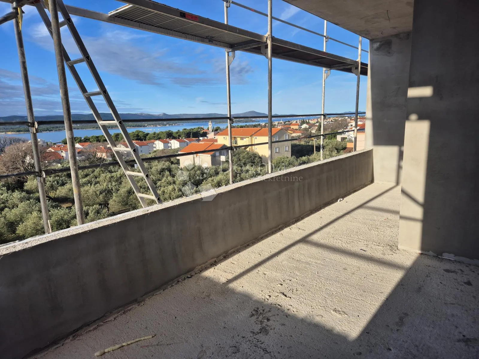 sveti filip i jakov - penthouse sa krvnom terasom i jacuzzijem s5 - slika 6