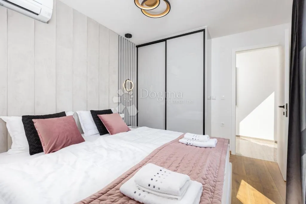 malinska - apartman s bazenom i pogledom 300m od mora - slika 12
