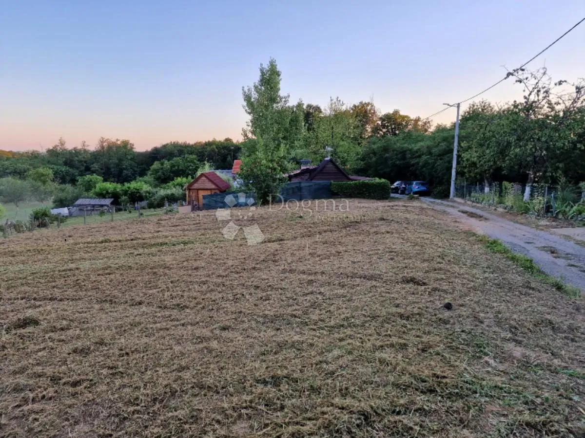 građevinsko zemljište 1.880 m² – martin breg - slika 3