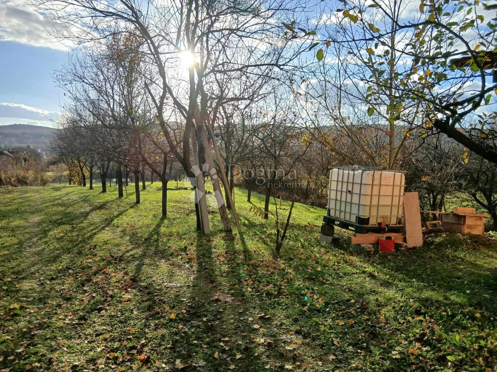 poljoprivredno zemljište sa kamp kućicom - slika 13