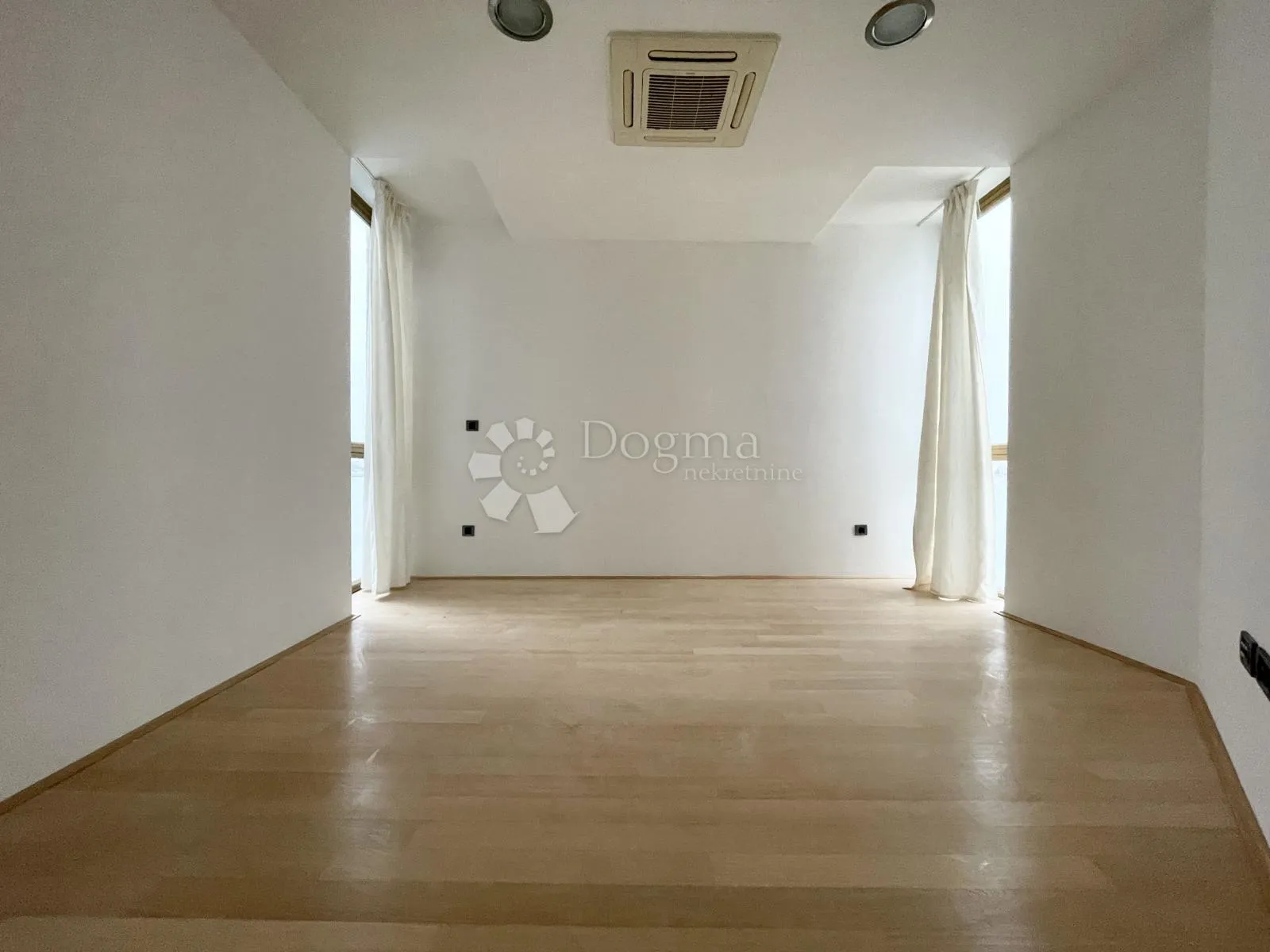 umag, stan/poslovni prostor na top lokaciji, potencijal! - slika 3