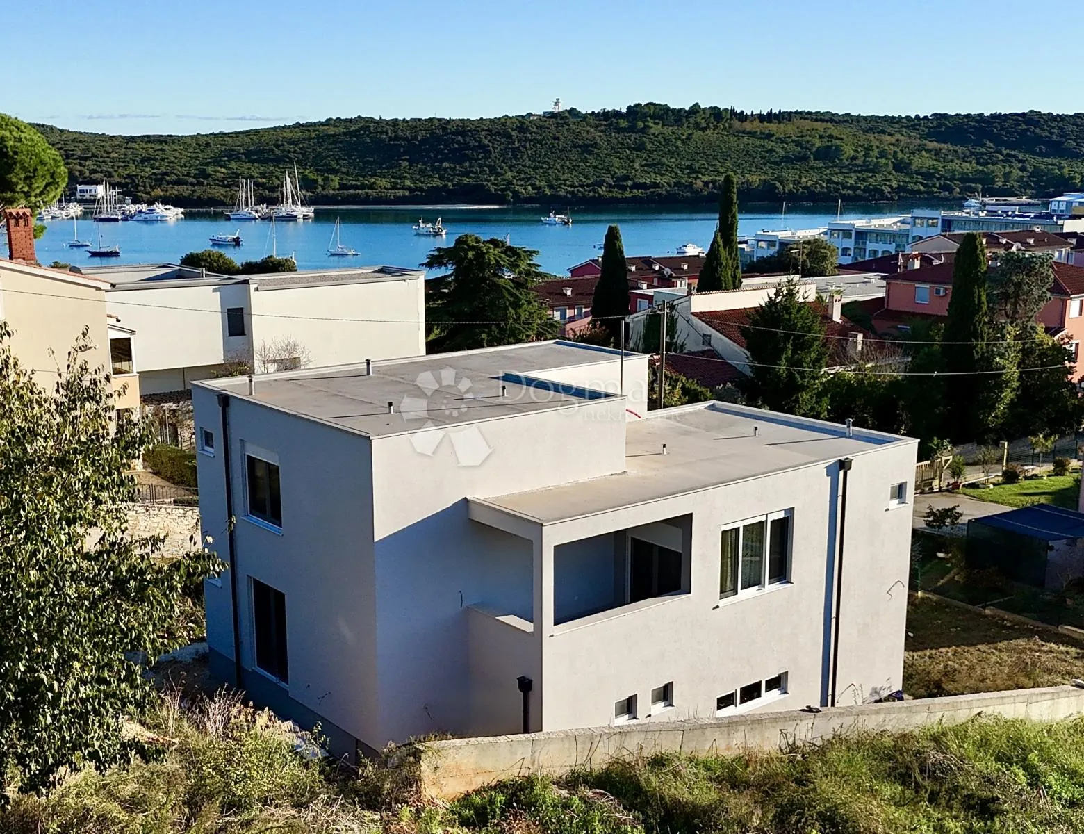medulin, villa sa pogledom na 250m od mora - slika 1