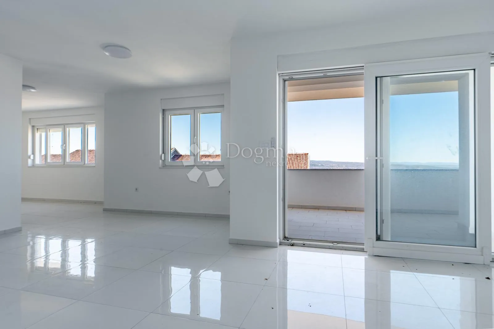 prekrasan veliki apartman u blizini mora - slika 2