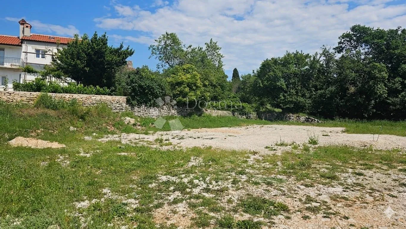 Građevinsko zemljiste s projektom za prizemnicu u Labinu
