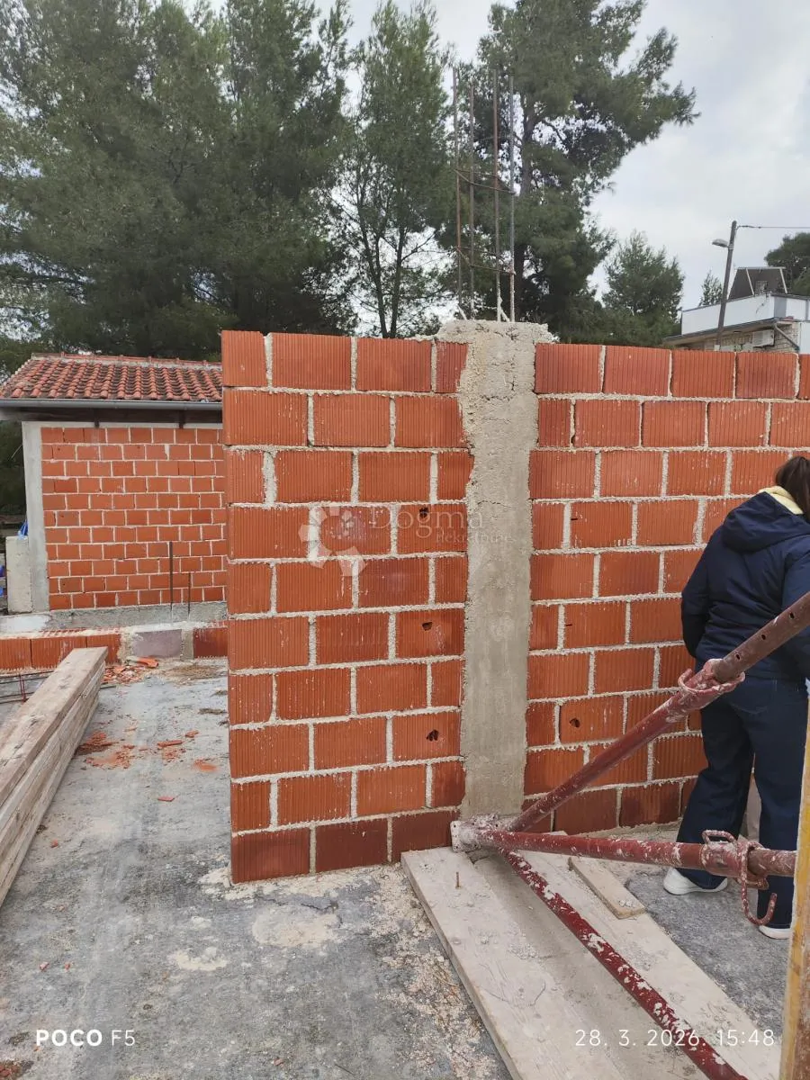 rijetka prilika - donji karin, kuća u roh-bau fazi, 150 m od mora, mirno vikend naselje - slika 5