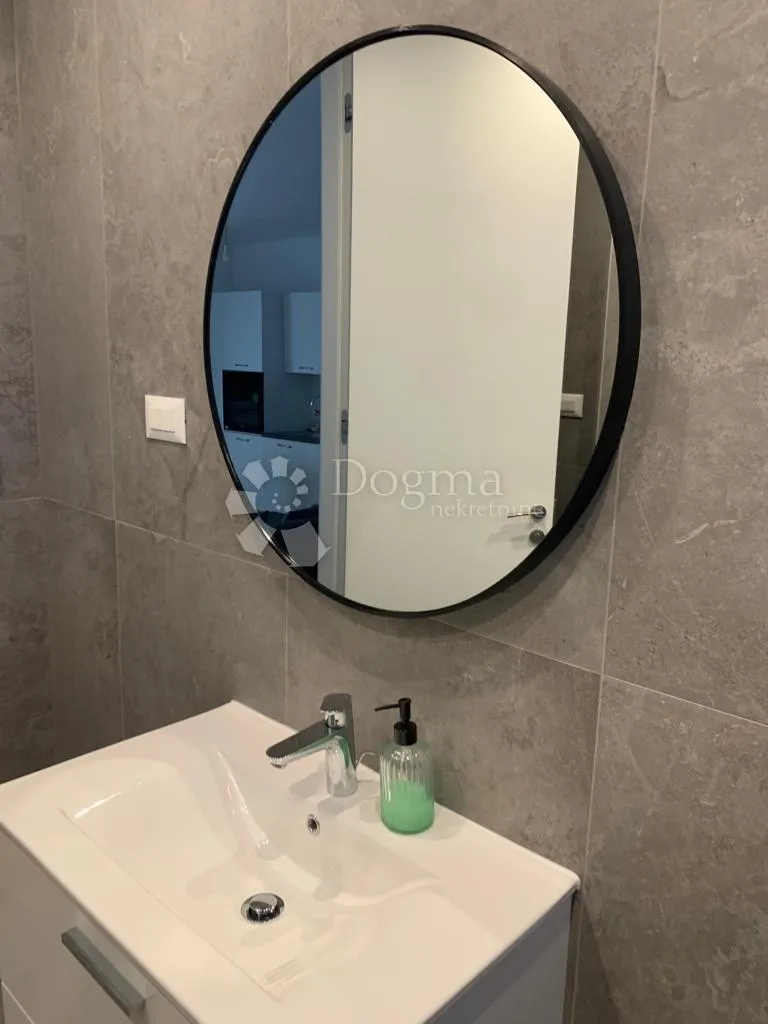 vodice-novogradnja sa garažom, 143m2 - slika 31