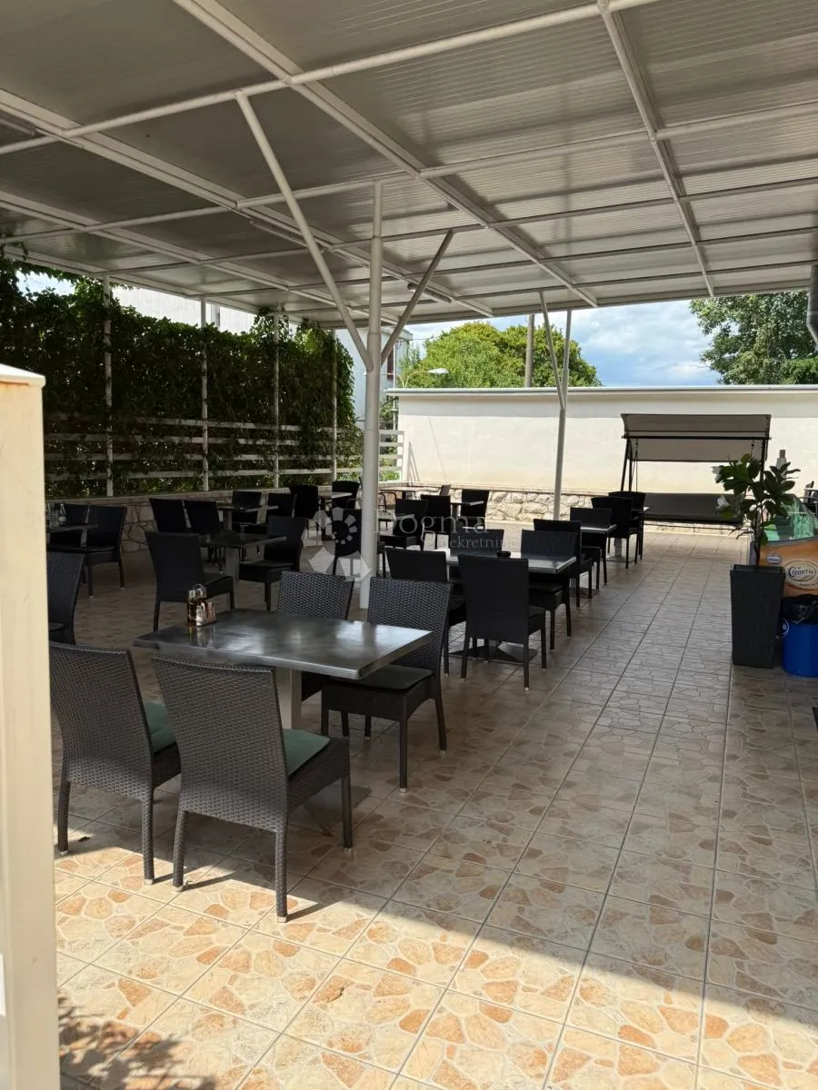 uhodan poslovni prostor/ 300,75 m2 - slika 4