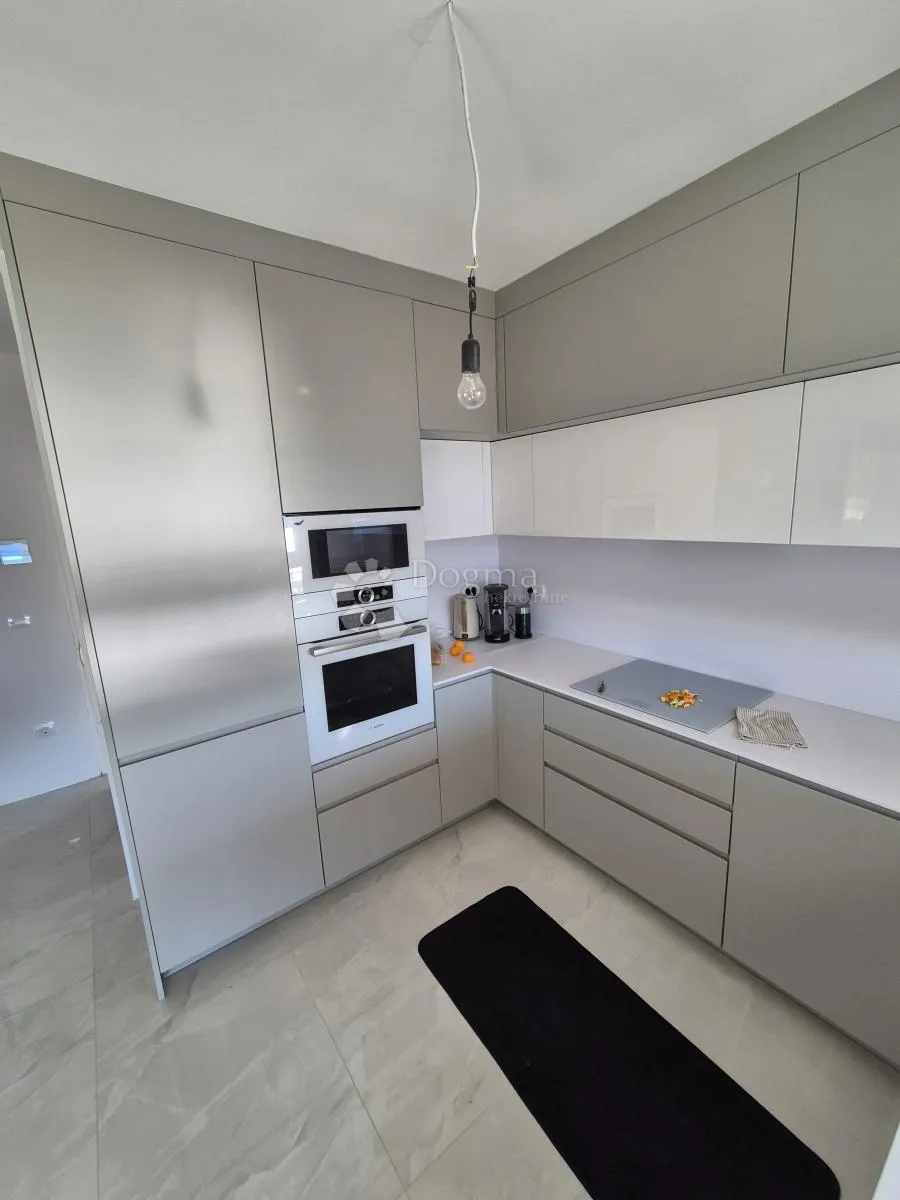 višestanbena kuća s 11 apartmana - slika 38