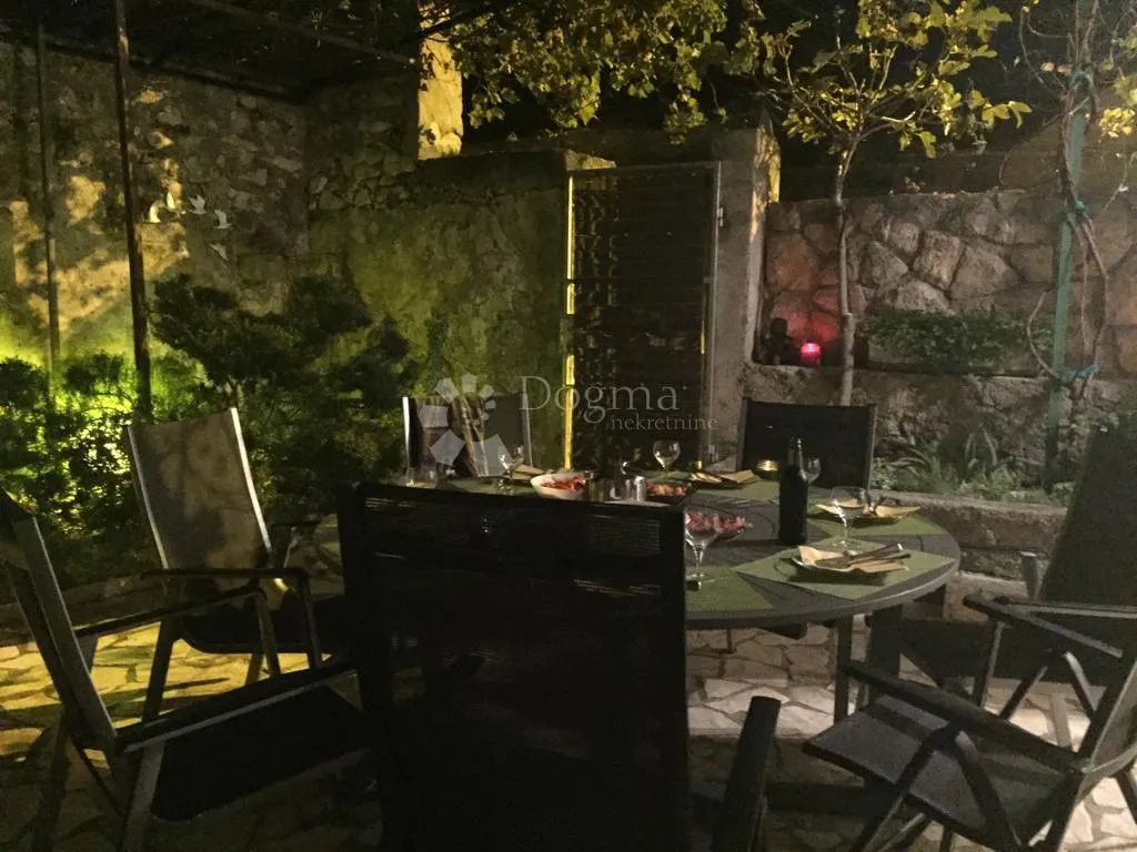 kuća centar karlobag - slika 5