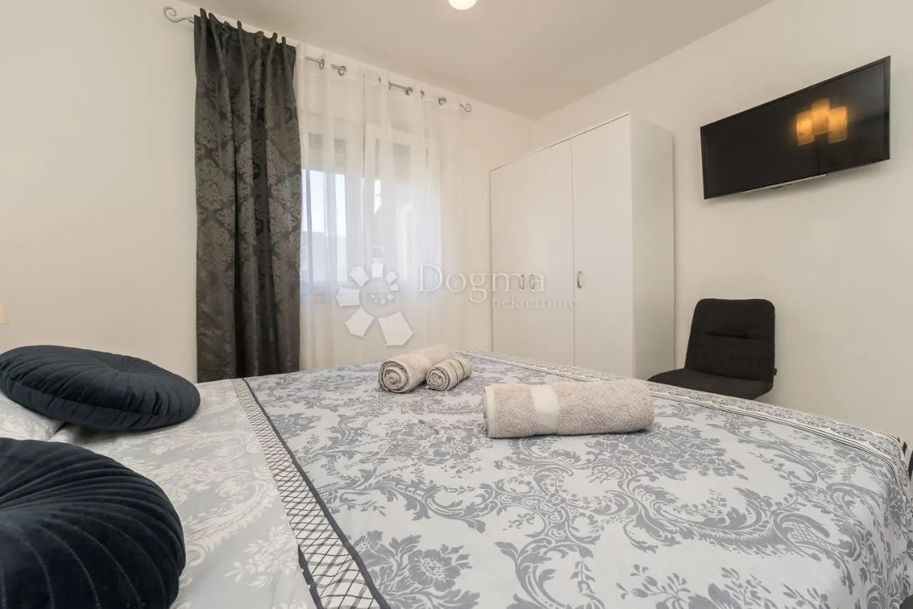 villa 100m od mora - slika 19