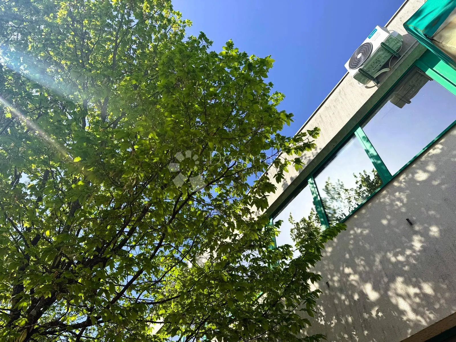 prodaje se motel s poslovnim prostorom - slika 17