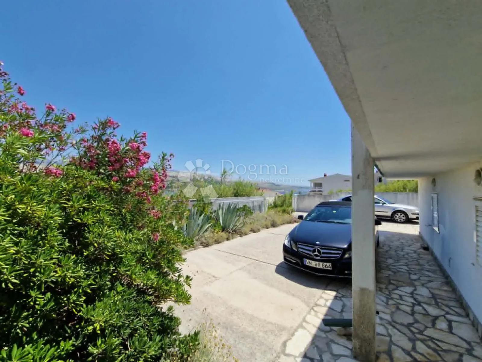 pag - kuća s 2 apartmana 282,80 m2 - 250 m od mora - slika 9