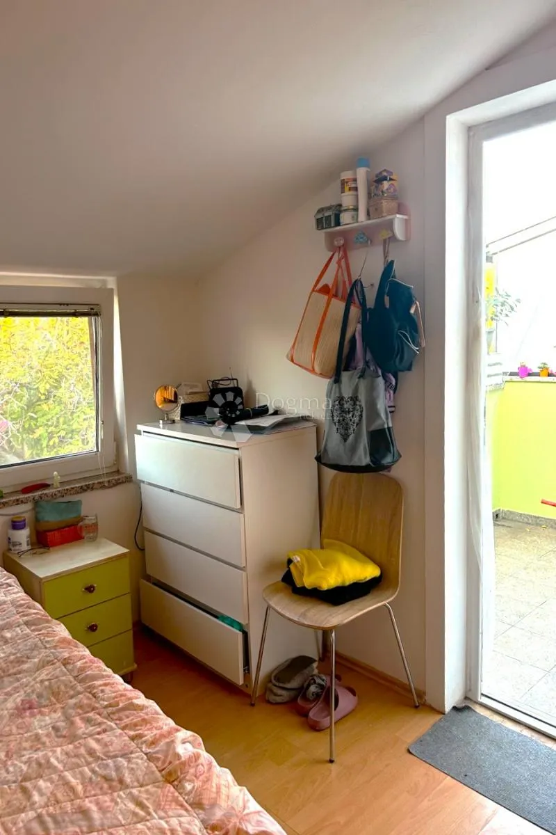 rovinj – kvalitetan stan s terasom i dvorištem - slika 5
