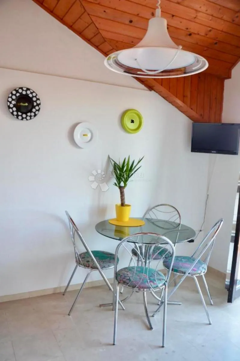 apartmanska kuća milna - slika 10
