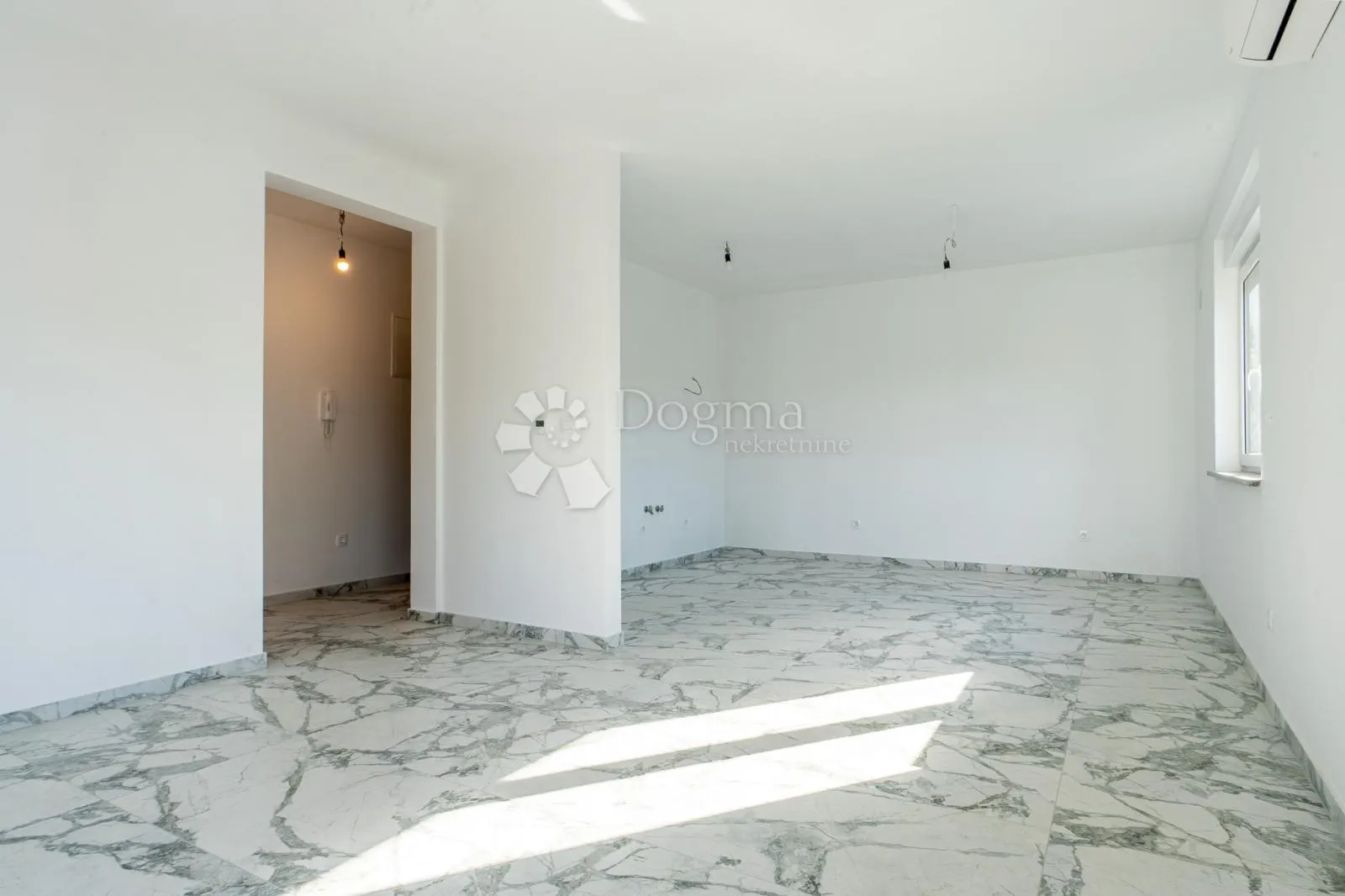 izuzetno kvalitetna novogradnja u blizini centra matulja - slika 12