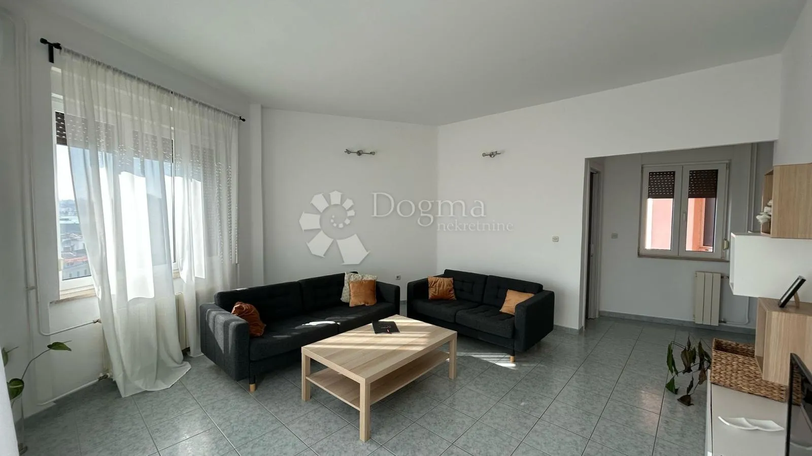 prostrani stan u centru s panoramskim pogledom na grad - 2 terase! - slika 4