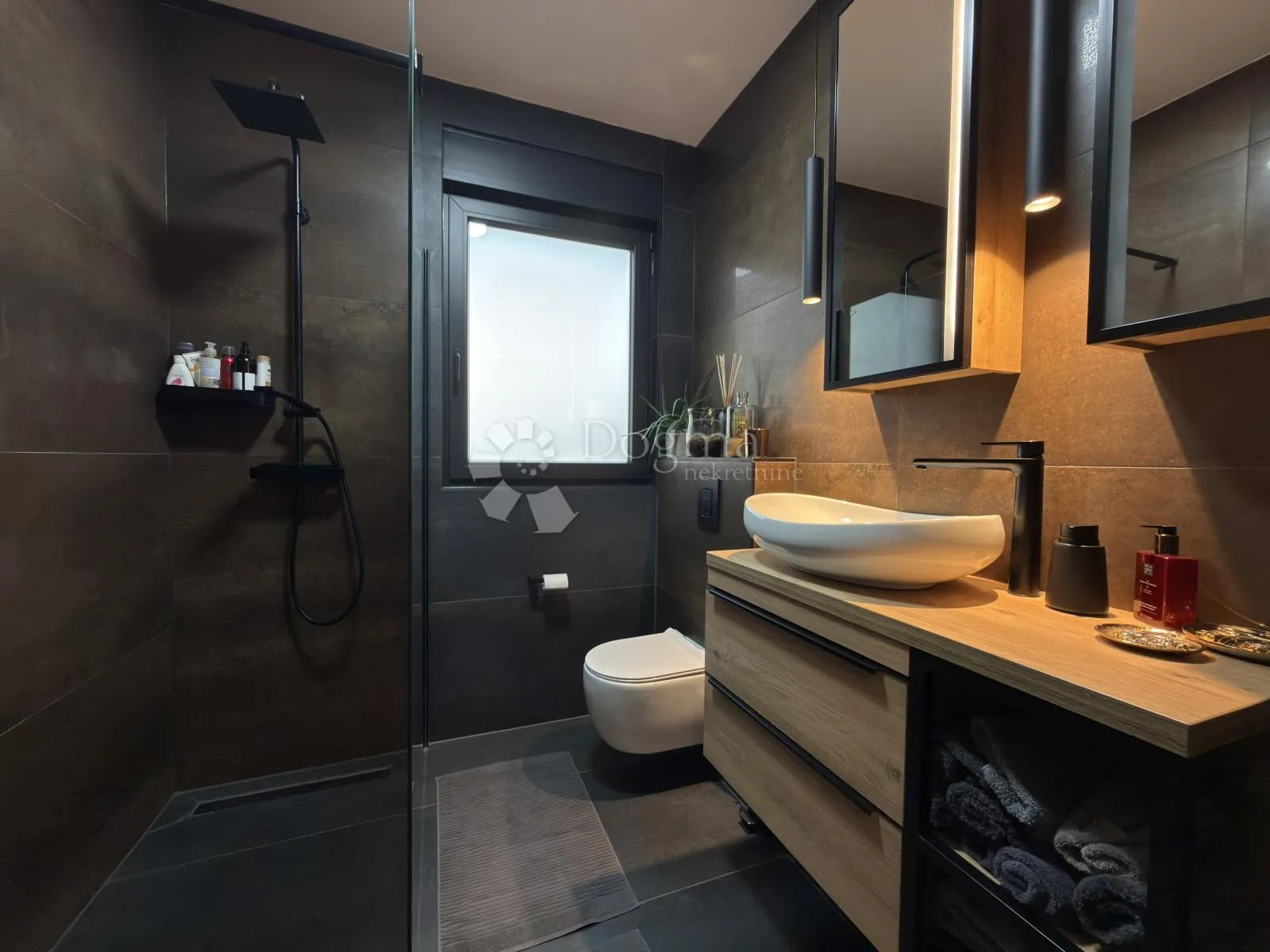 penthouse sesvete | 129 m2 | dizajnerski uređen - slika 8