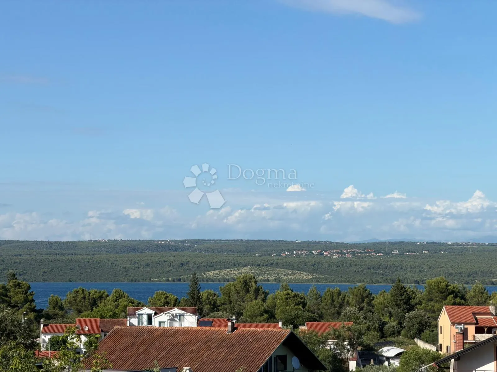 raslina – parcela 450 m² s pogledom na jezero - slika 2