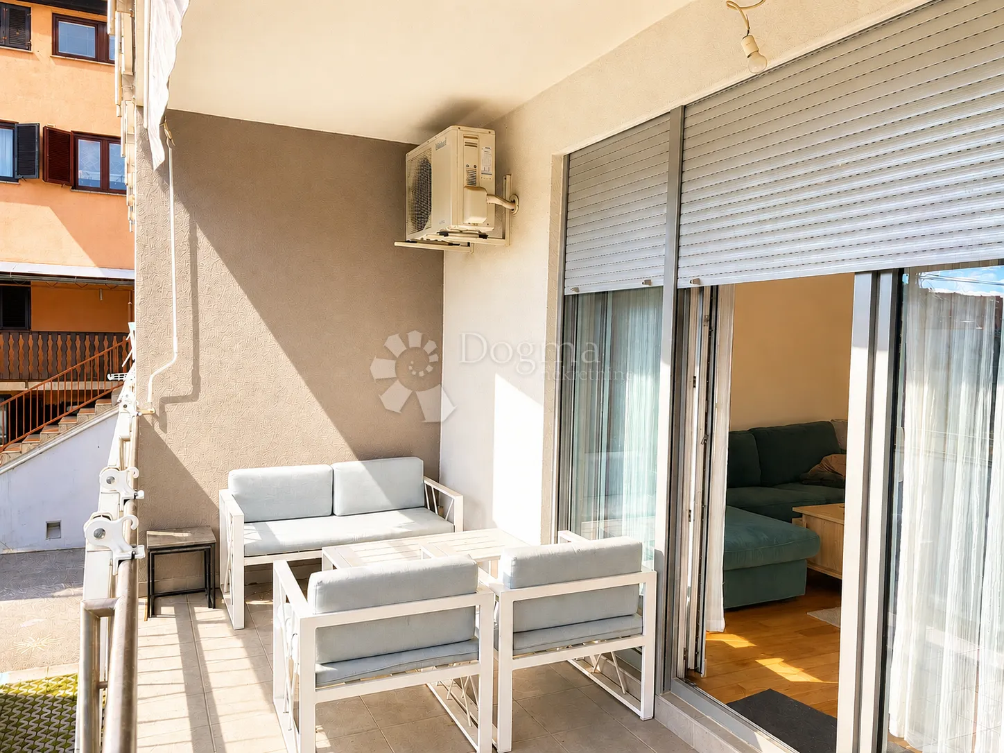 prilika-trosoban stan s privatnim vrtom i 2 parkirna mjesta - slika 5