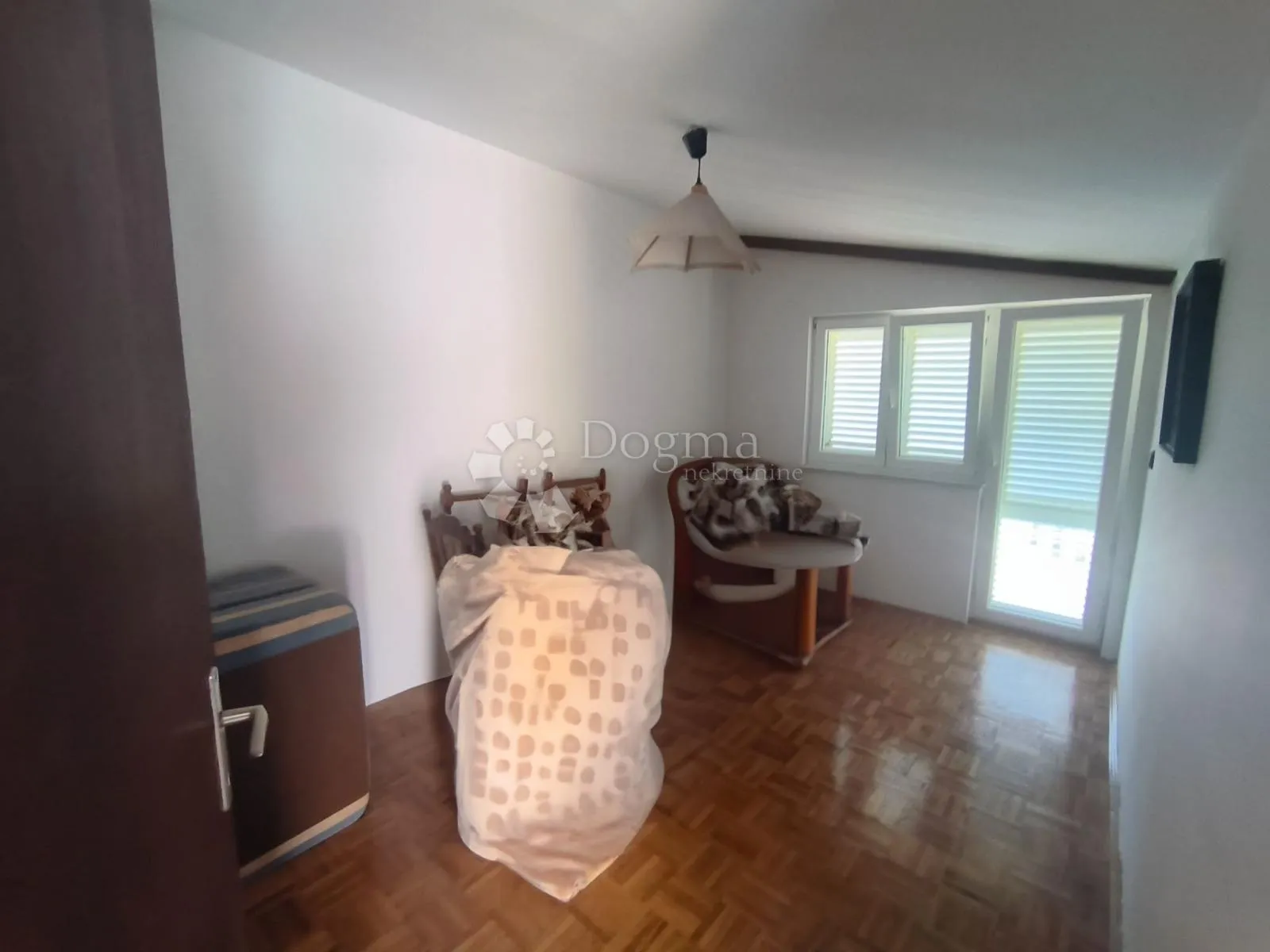 kuća sa tri apartmana, privlaka - slika 9