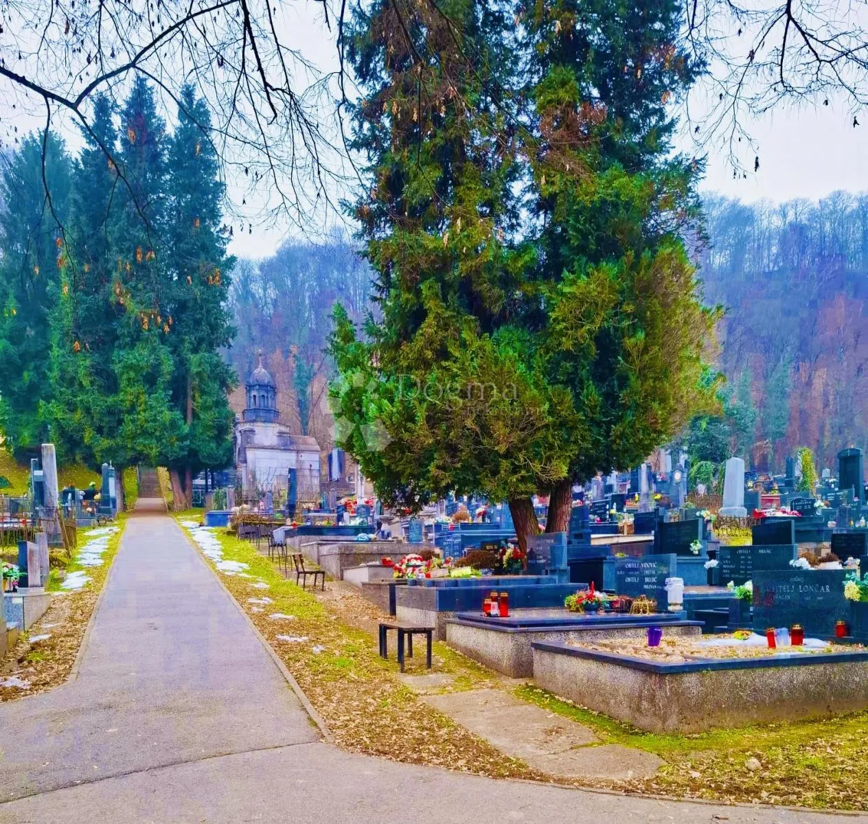 prekrasna i očuvana grobnica pod spomeničkom zaštitom - slika 19