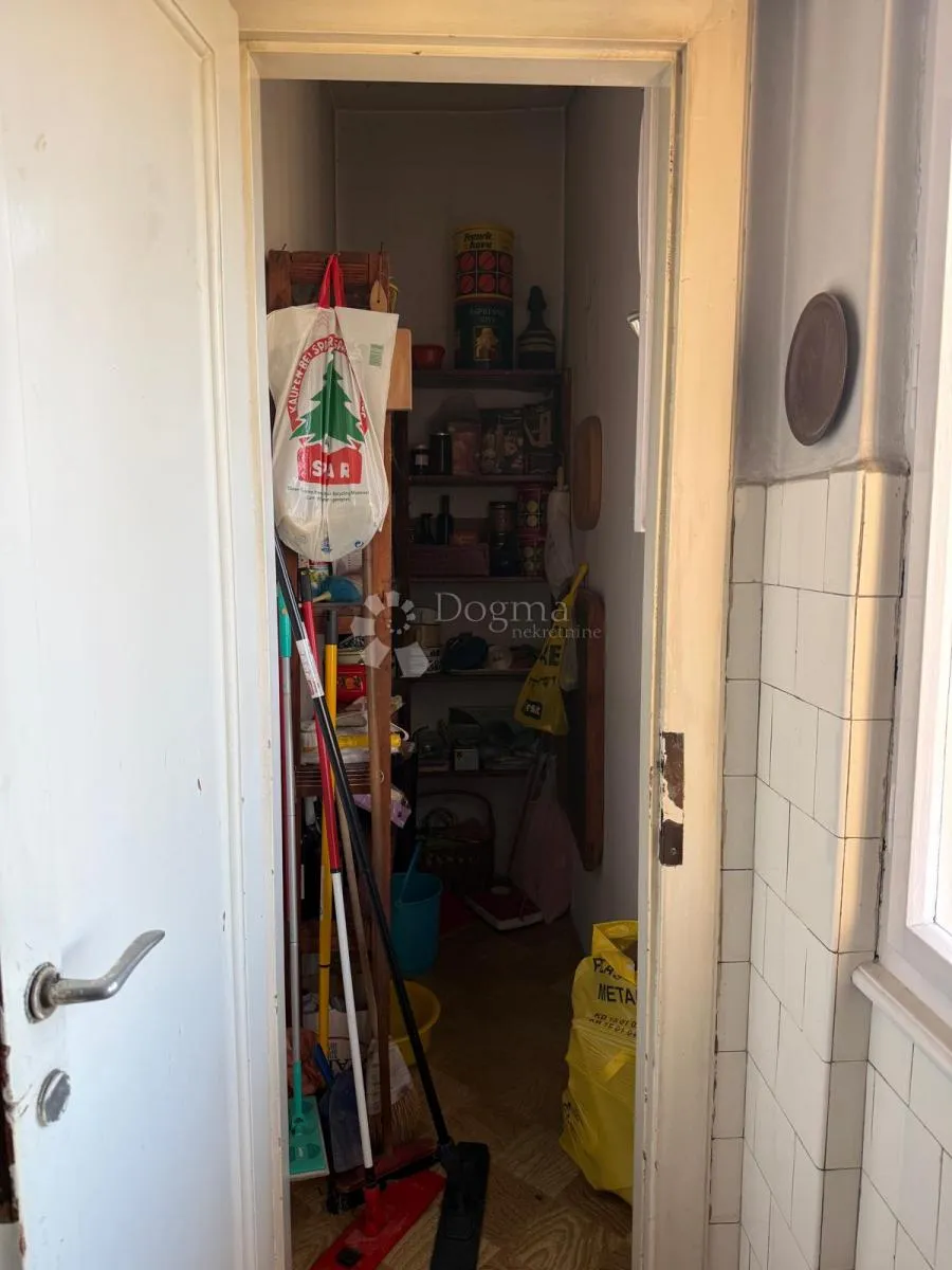 komforan trosobni stan - slika 24
