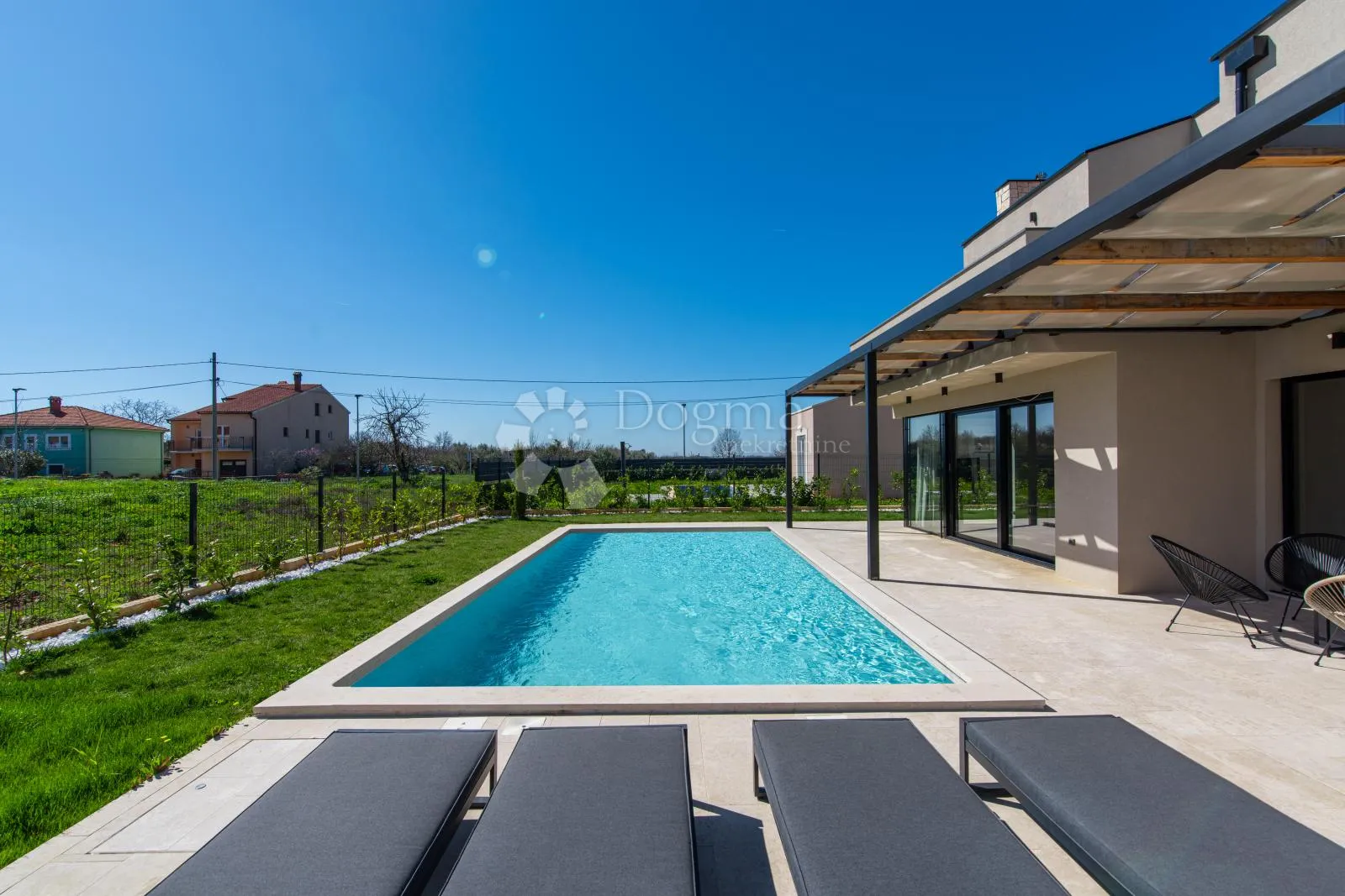 arhitektonska vila u krnici – luksuz, privatnost i mediteranska elegancija (2,5 km od mora) - slika 31