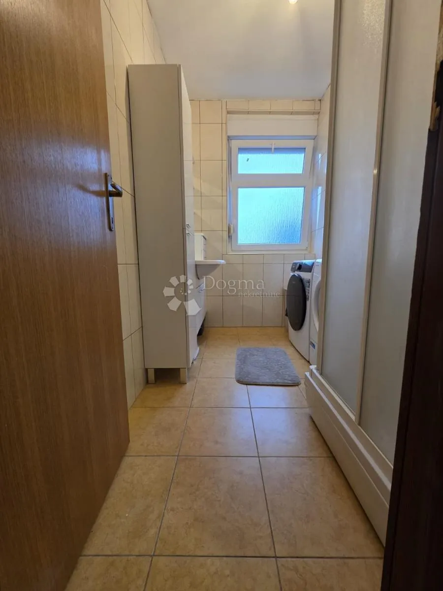 lički osik novouređeni stan centar - slika 18