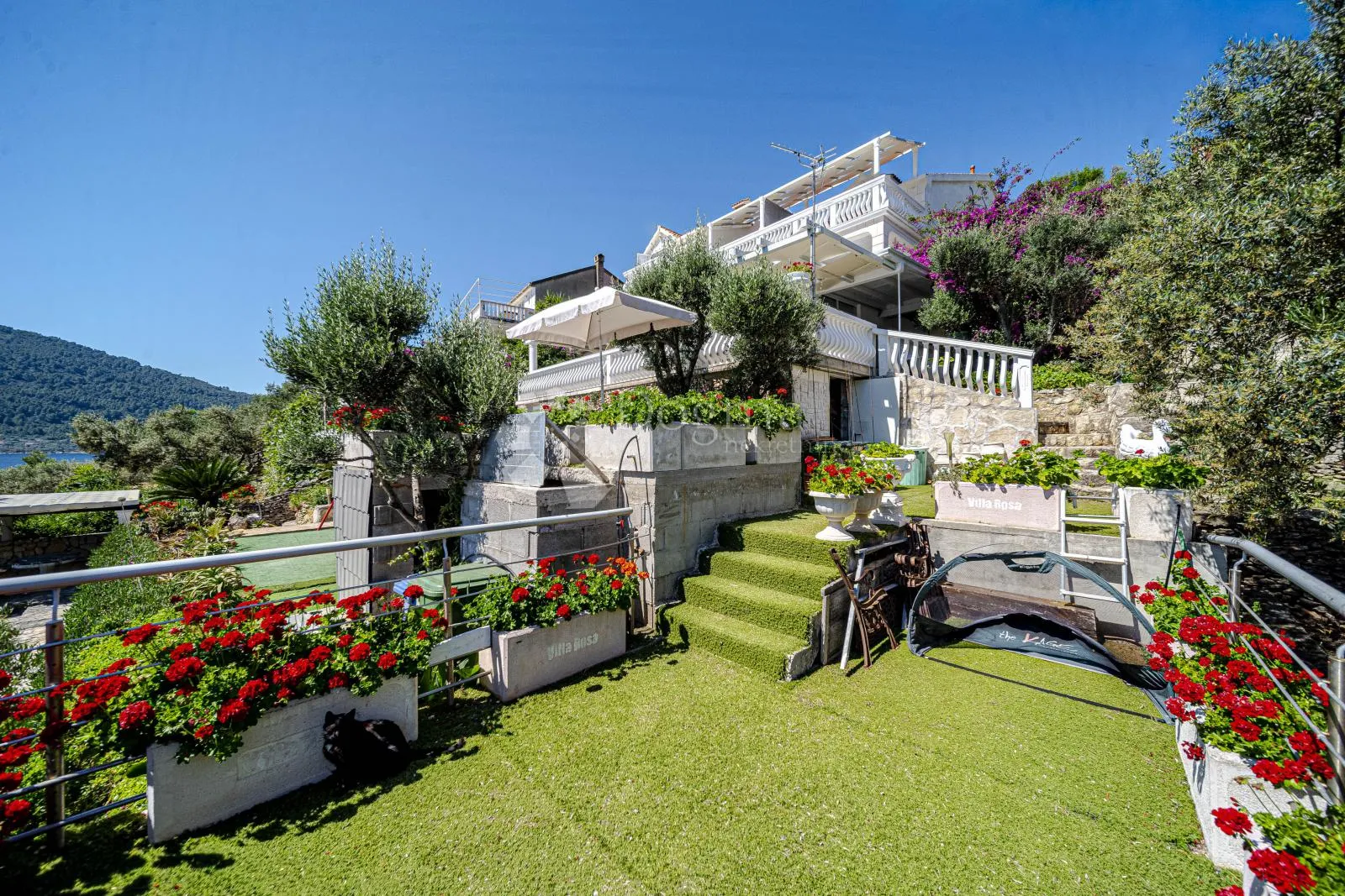 prvi red do mora: samoodrživa apartmanska vila s uhodanim poslovanjem – vela luka, korčula - slika 57