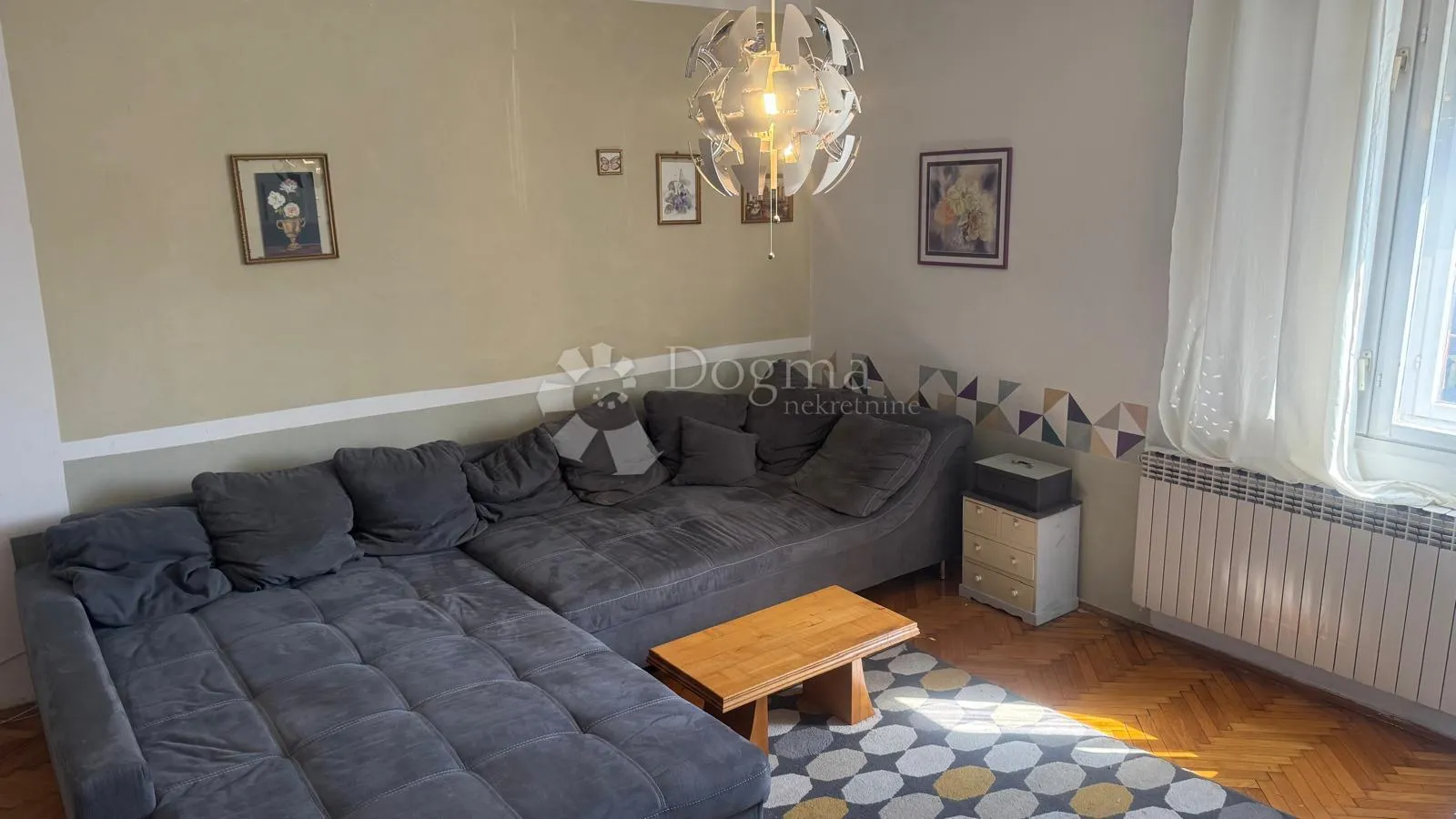 kuća s tri odvojena stana - slika 8