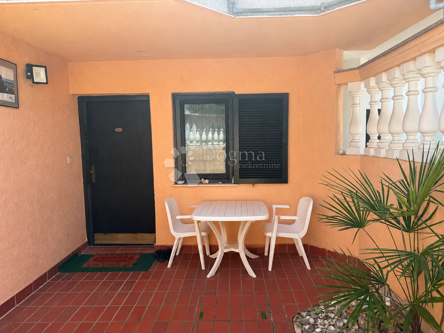 apartman s dvorištem u barbarigi - slika 10