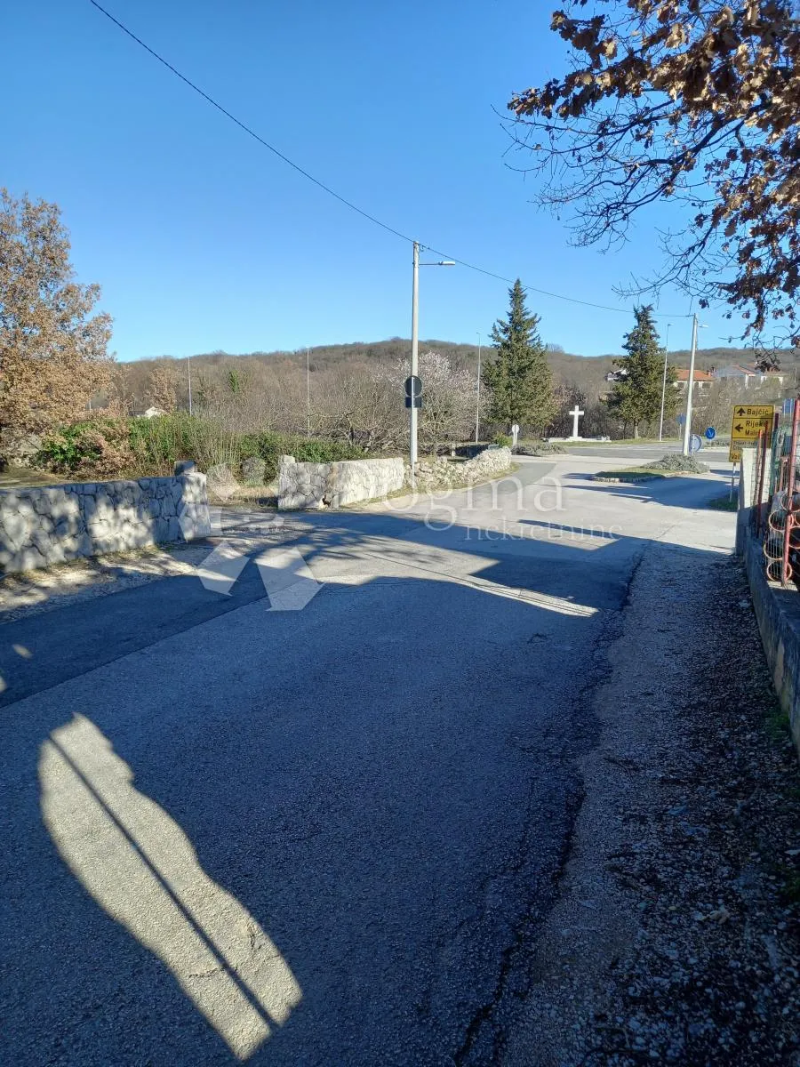 zemljište na cesti za valbisku - slika 14