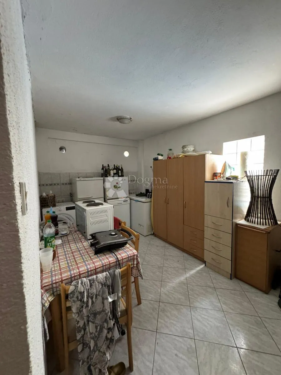 prekrasna kuća u vrsima – samo 30 m od mora! - slika 29