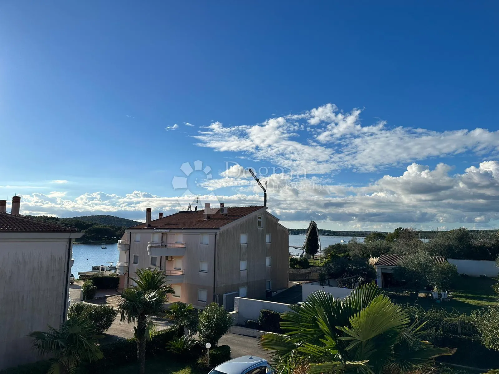 apartmanska kuća na 50 metara do mora - slika 3