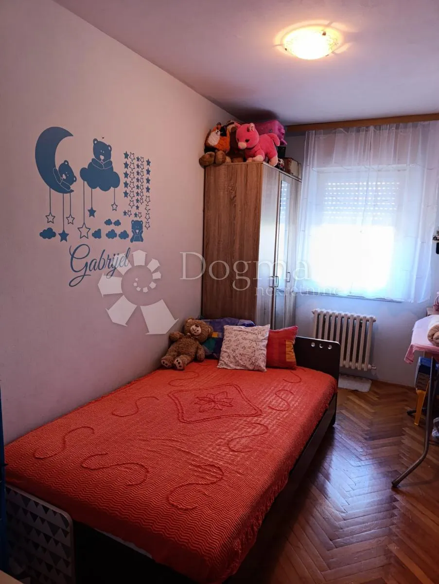 zadar - bili brig - veliki stan s tri spavaće sobe - slika 17
