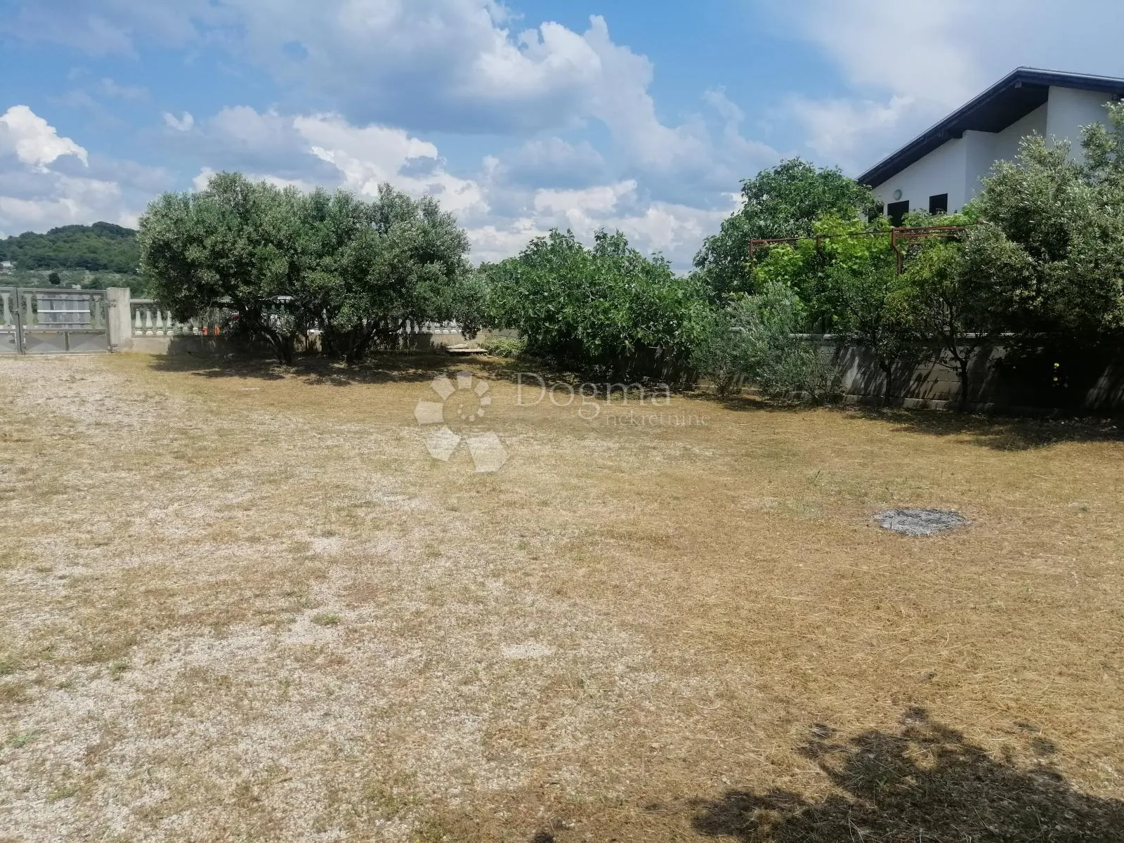 tribunj - kuća s 9 apartmana + građevinska parcela 418 m2 - slika 12