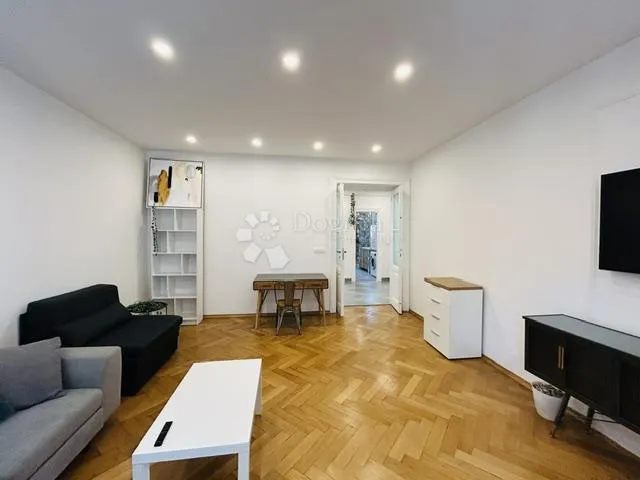 renoviran gospodski stan od 107m2 - slika 8