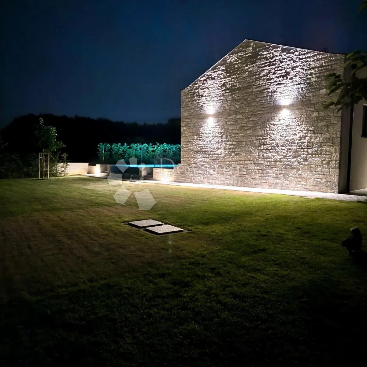 vila u blizini rovinja sa imanjem - slika 34
