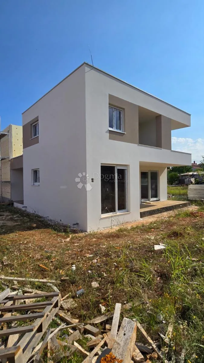 poreč, luksuzna vila s baznom i 3 spavaće sobe 2 km do mora - slika 8