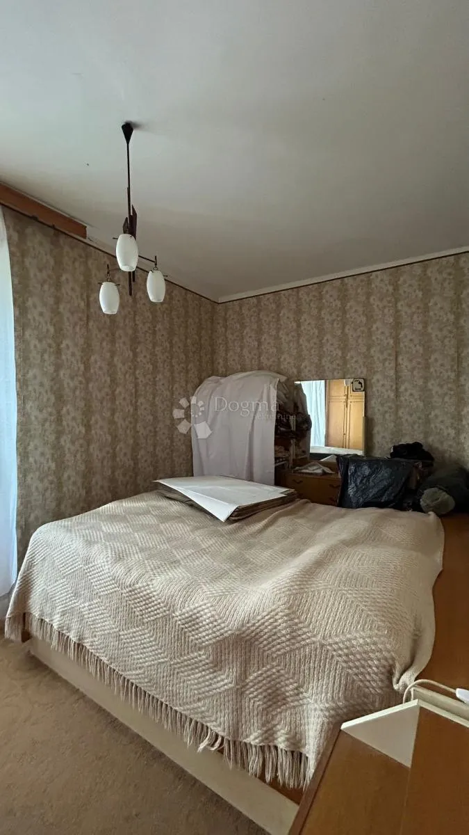 kamena kuća sa velikom okućnicom - kanfanar - slika 9