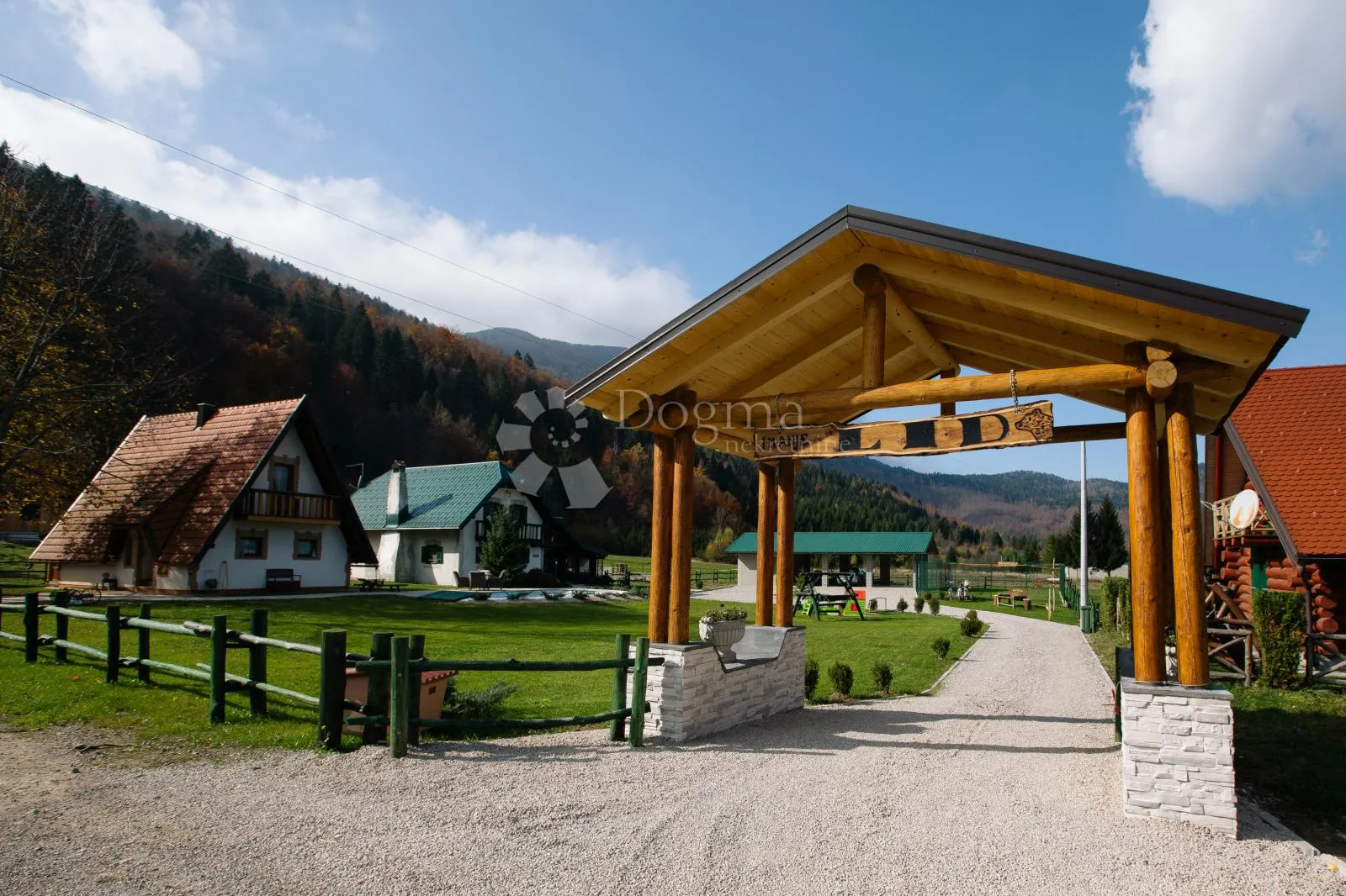 atraktivno turističko imanje na bjelolasici/jasenak - slika 8