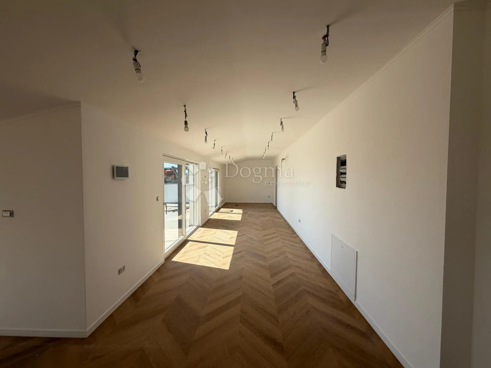 moderan višeetažni stan 220m² s pogledom na more – kostrena - slika 2