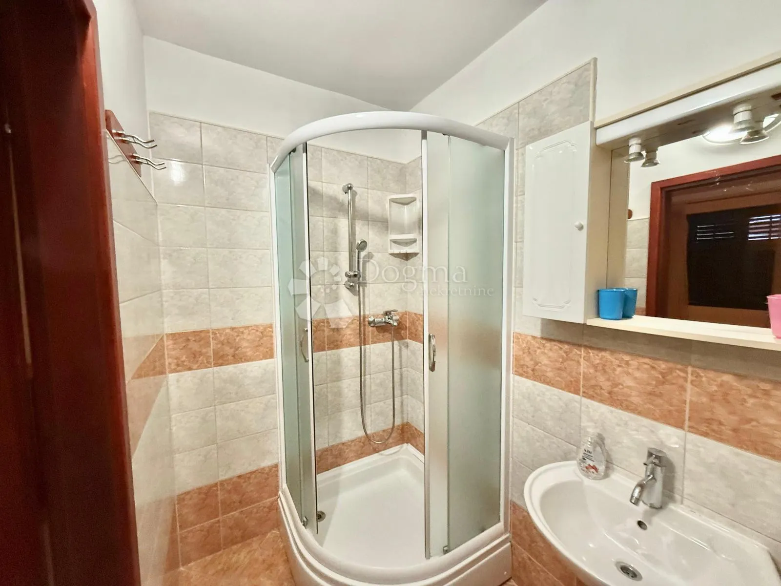 apartmanska kuća u rovinju - slika 27