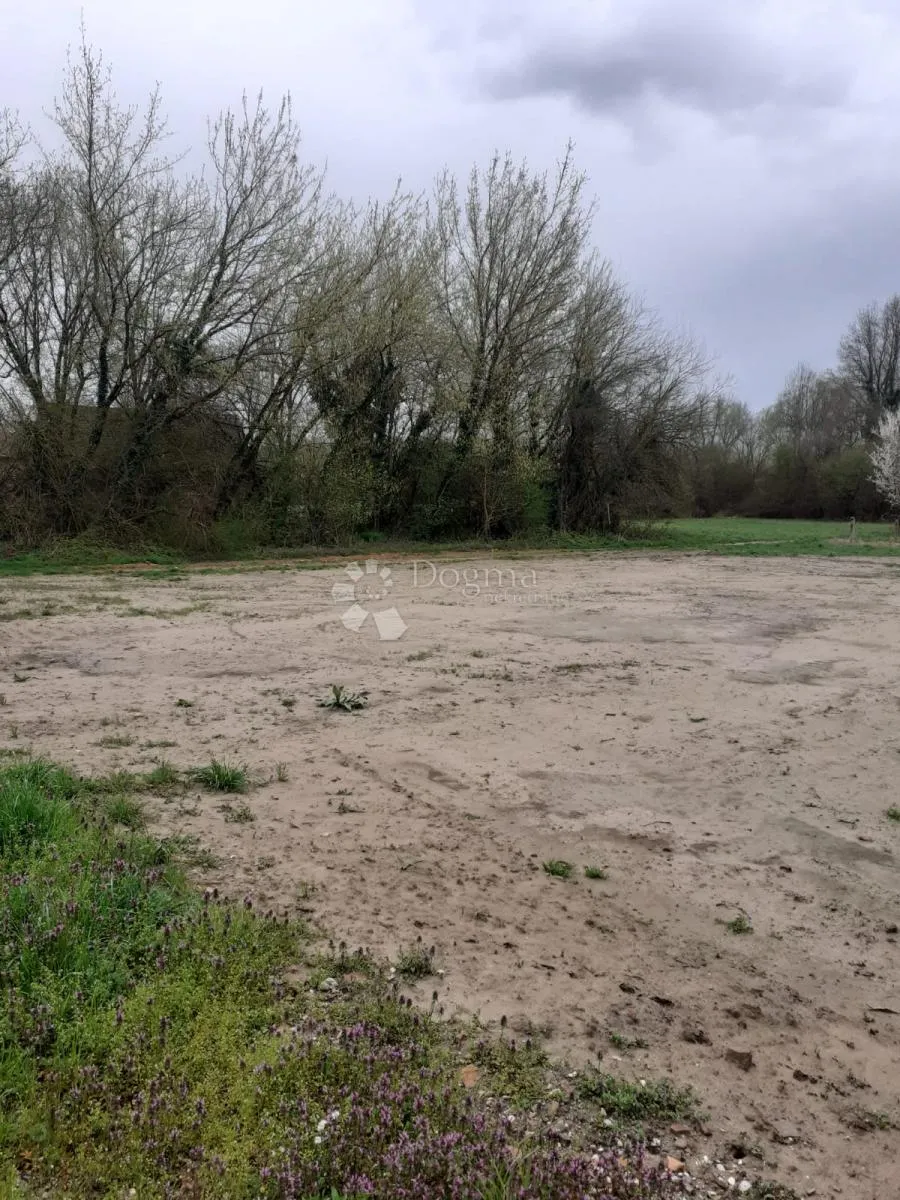 građevinsko zemljište, desno željezno, stambena zona - slika 6