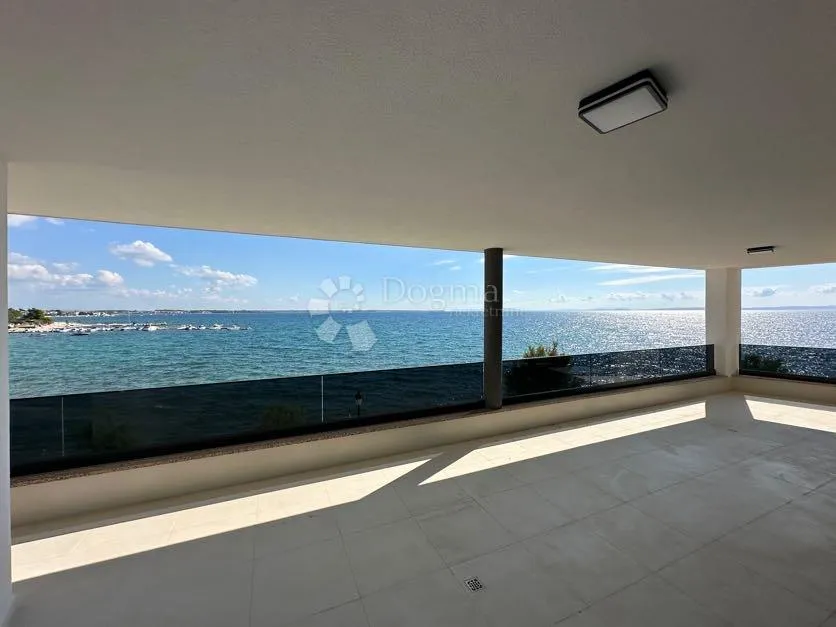luksuzni apartman na moru - slika 3