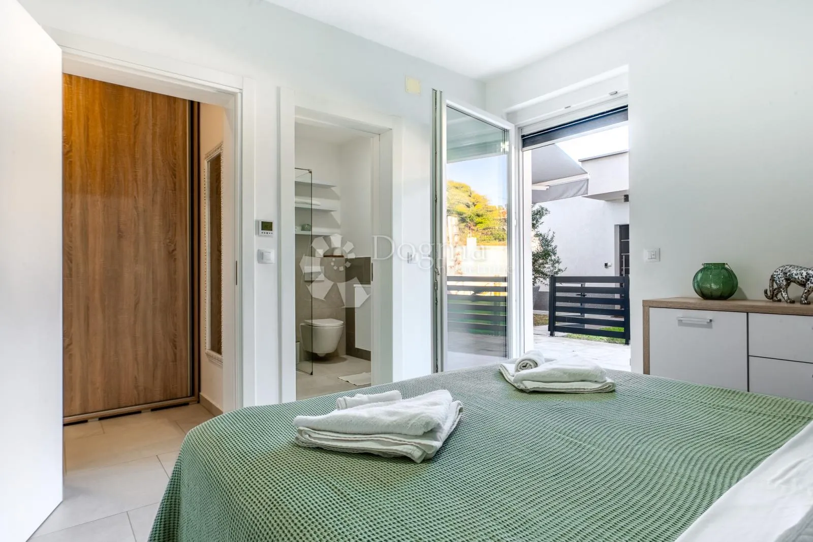 ekskluzivna nekretnina u kostreni – cijela etaža, apartman i velika garaža sa spremištima! - slika 9