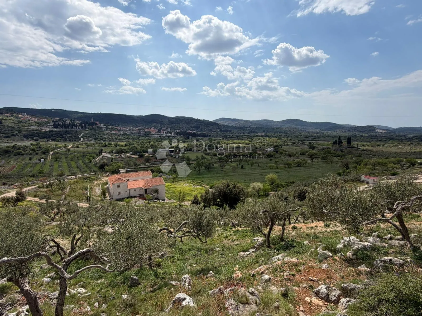 mediteranska oaza privatnosti – kamena rezidencija na braču - slika 25