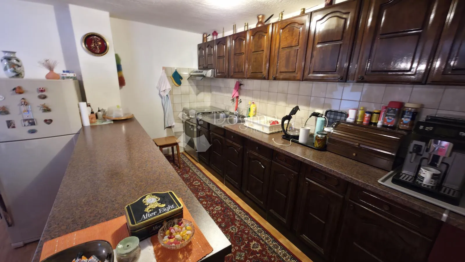 uređena katnica 257 m2 sa velikom okućnicom, žitnjak- struge - slika 12